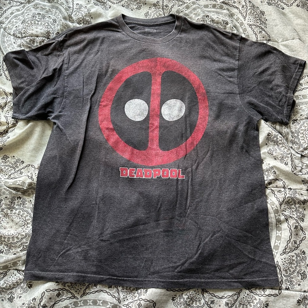 Deadpool Logo Tshirt